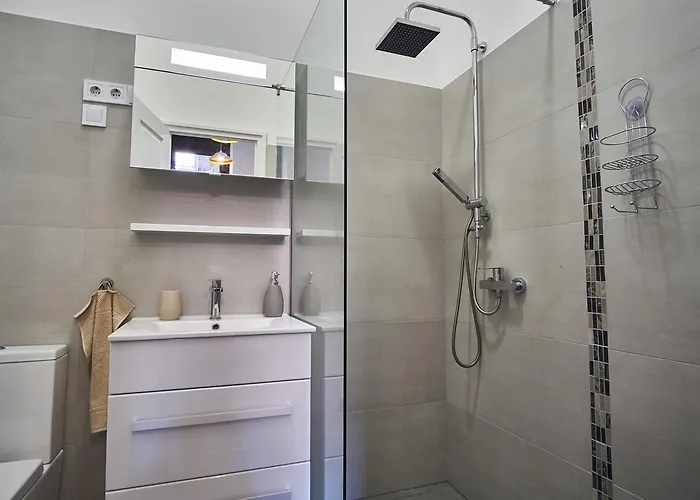 Apartman Design In The Center With Ac *
