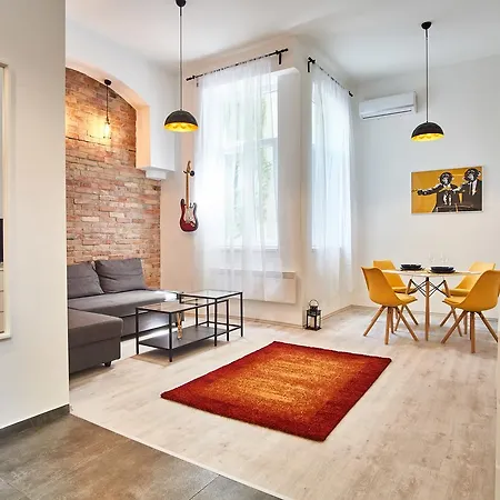 Design In The Center With Ac *