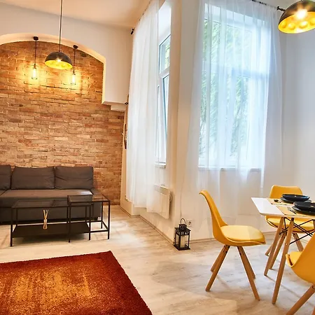 Apartament Design In The Center With Ac *