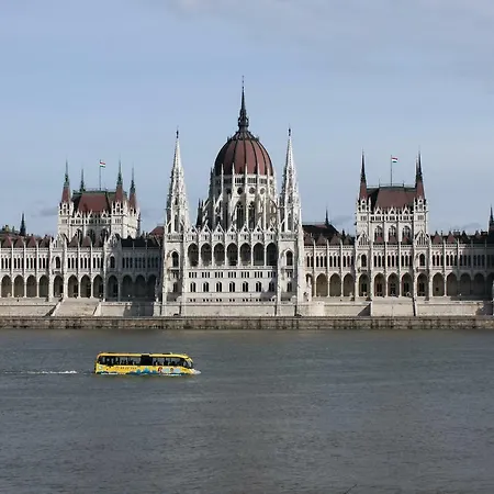 公寓 Design In The Center With Ac